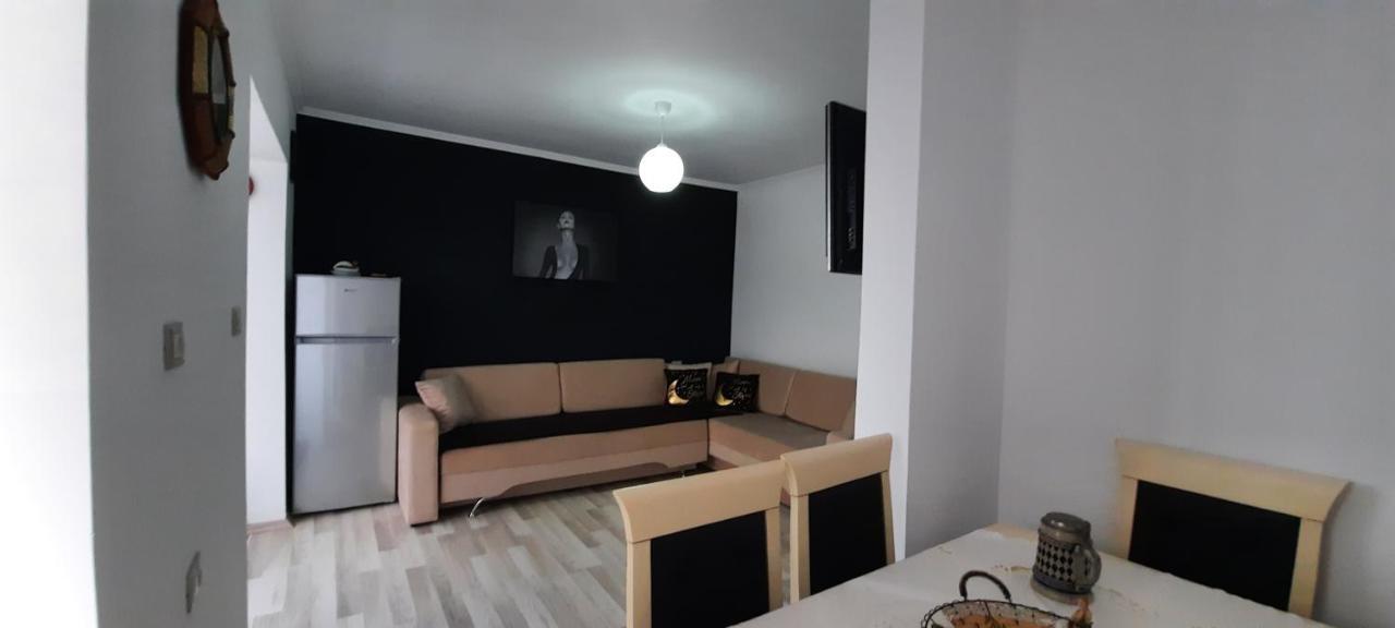 Apartament Clara Permet公寓 外观 照片