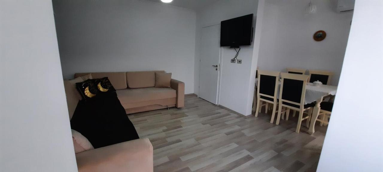 Apartament Clara Permet公寓 外观 照片