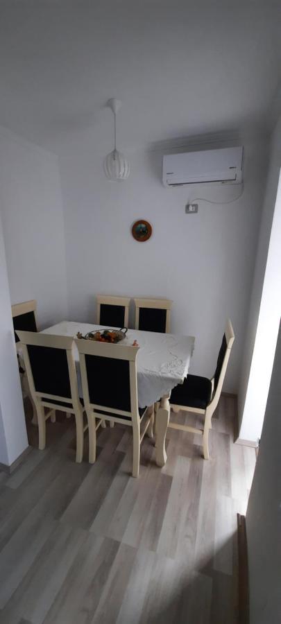 Apartament Clara Permet公寓 外观 照片